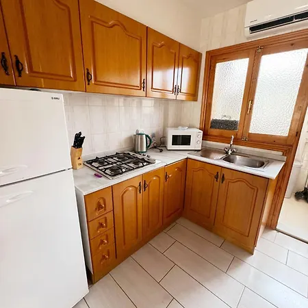 Rosi - 5-10 Minute Walk To La Zenia Beach, Bar, Cliff Walk, Shops, Paddys Point, Cabo Roig - Free Fast Fibre Optic Broadband