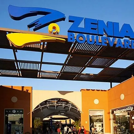 Rosi - 5-10 Minute Walk To La Zenia Beach, Bar, Cliff Walk, Shops, Paddys Point, Cabo Roig - Free Fast Fibre Optic Broadband Apartament Orihuela