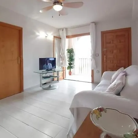 Rosi: Beachside Retreat With Wi-fi Apartment Orihuela