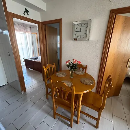 Apartment Rosi: Beachside Retreat With Wi-fi Orihuela