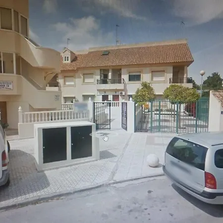 Rosi: Beachside Retreat With Wi-fi *