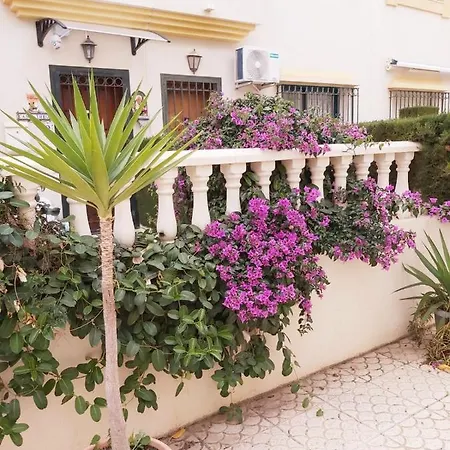 Rosi - 5-10 Minute Walk To La Zenia Beach, Bar, Cliff Walk, Shops, Paddys Point, Cabo Roig - Free Fast Fibre Optic Broadband *